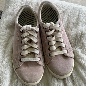 Taos women’s Star sneakers
